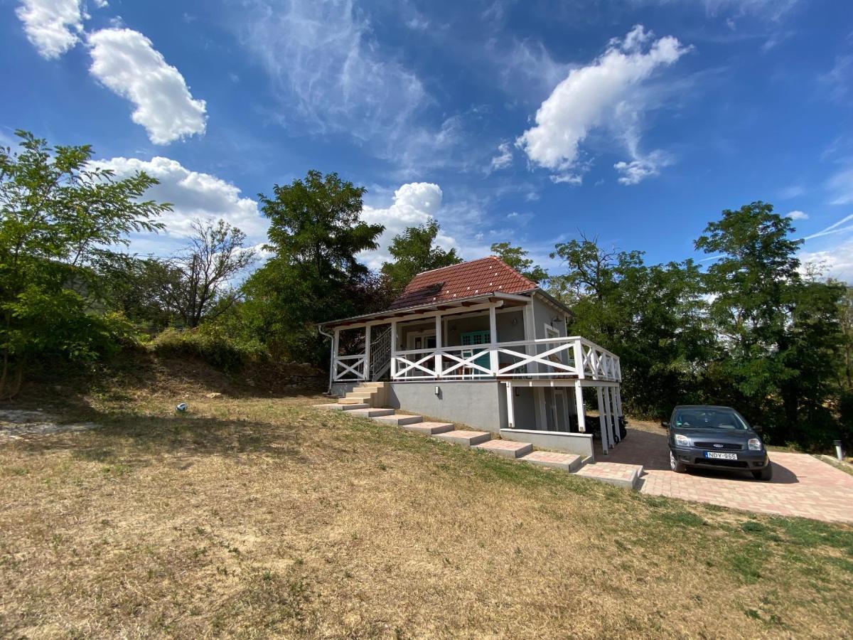 Dandelion "Zsalya" Vendeghaz Villa Kisapati Luaran gambar